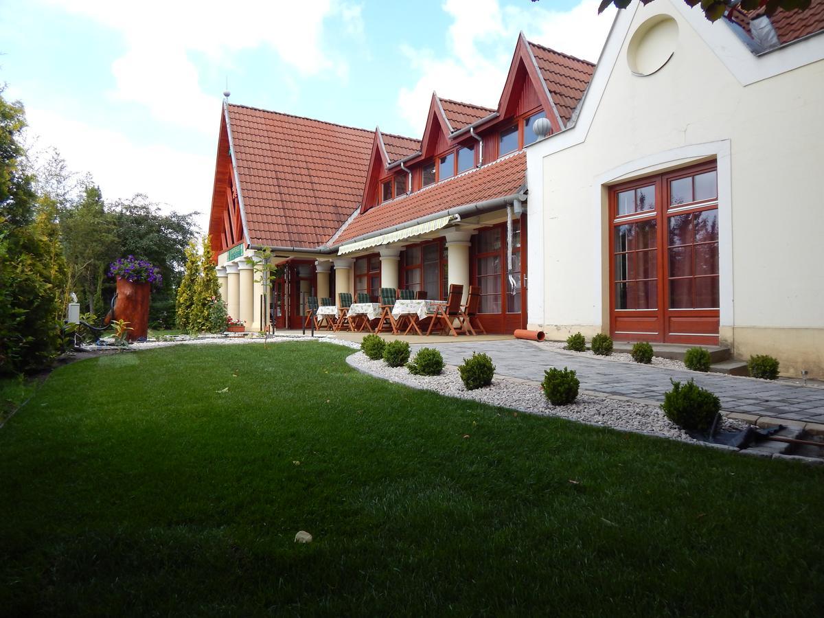 Juniperus Park Hotel Keşkemet Dış mekan fotoğraf